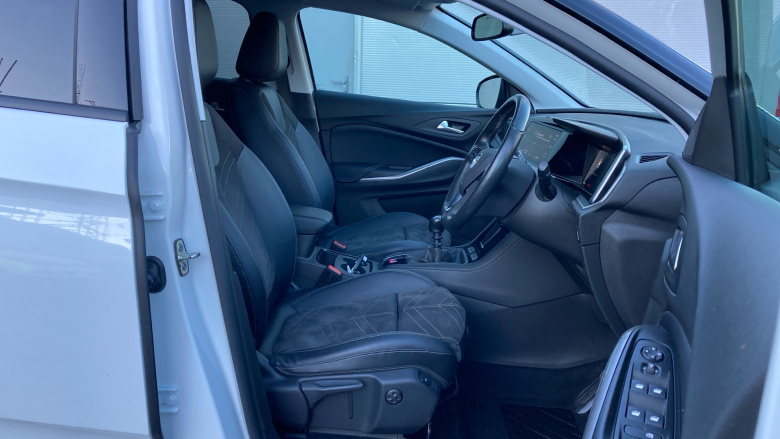 Vauxhall Grandland 1.2 Turbo Ultimate 5dr Petrol Hatchback